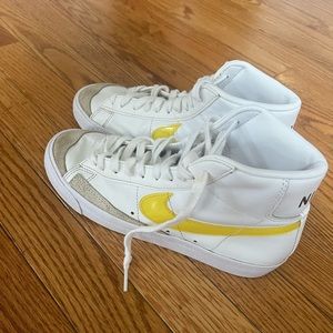 Nike blazer yellow size 7